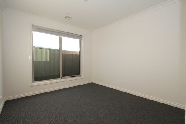 2/1 Whitta Street, Sebastopol - Photo 1