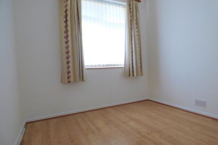 Semi Detached House - Photo 2