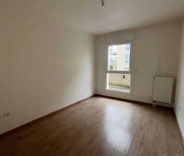 Location Appartement 3 pièces 68m² - Photo 3