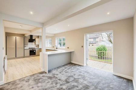 4 bedroom semi-detached house to rent - Photo 2