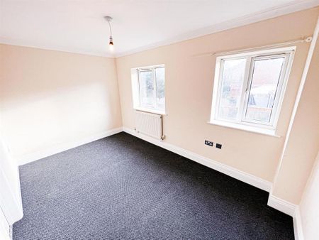 4 bedroom terraced house to rent - Photo 4