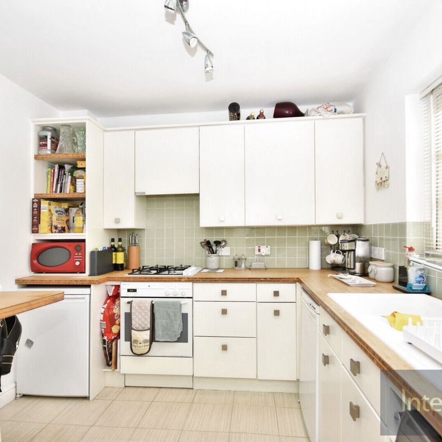 Corn Mill Court, CB11, Saffron Walden - Photo 1