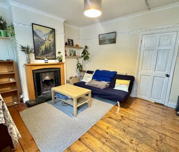 Alexandra Road - Photo 1