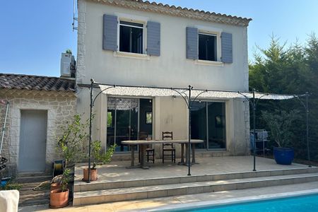 A louer : Villa au coeur du village de Maussane-les-Alpilles avec piscine - Photo 3