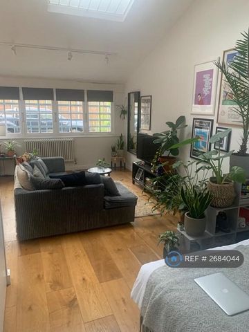 Studio to rent - Photo 2