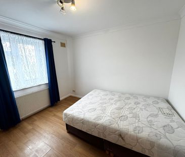 Carr Road, Northolt, UB5 - Photo 2