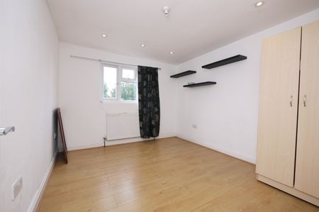 4 Bed End Terrace, Plaistow Road, E15 - Photo 4