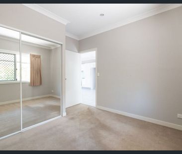 Private & Quiet, cottage located at back of block - Photo 6