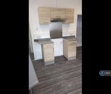 3 bedroom end of terrace house to rent - Photo 5