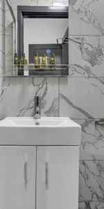 1 bedroom in a house share to rent - Photo 4