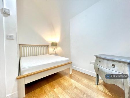 1 bedroom flat to rent - Photo 3
