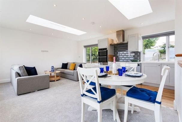 1A Balkill Park, Howth, Dublin 13 - Photo 1