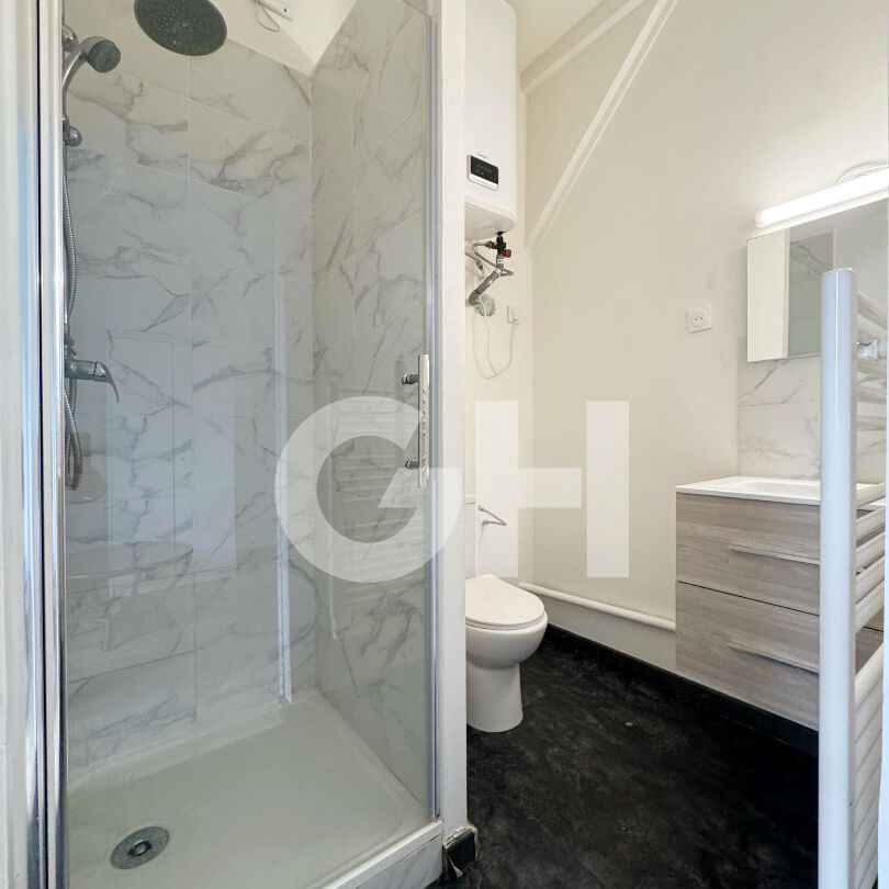 Appartement T1 à louer à Maubeuge - Faubourg Saint-Quentin - Photo 2