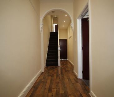 6 bed Semi-Detached House for Rent - Photo 5