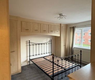 2 bed Apartment - To Let - Photo 5