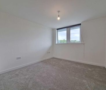 2 bedroom penthouse to rent - Photo 6