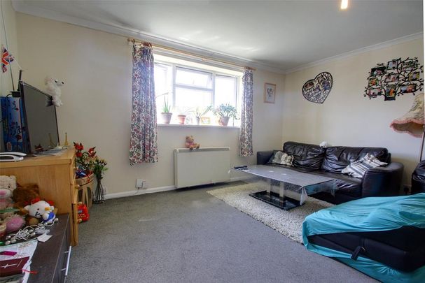 2 bedroom maisonette to rent - Photo 1