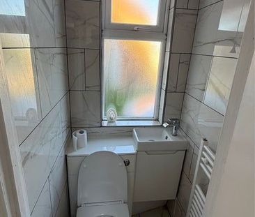 Flat , Marsh House, Orchard Lane, Southampton - Photo 4