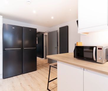 106LR - Professional Co-Living Property - Photo 5