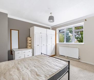 Stroud Crescent, SW15 - Photo 3