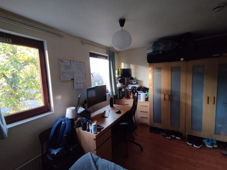 Room in a Shared House, Penrith Close, SW15 - Photo 2