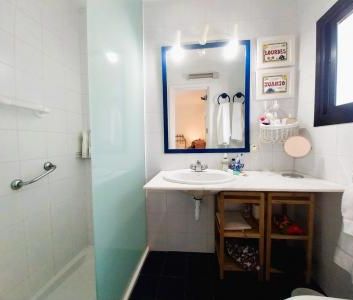 Holiday rental property, non-permanent residence contract (non-rene... - Photo 4