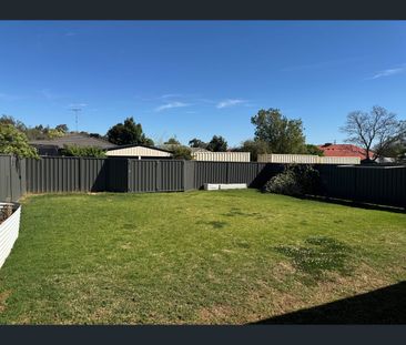 5 Webb Street, Parkes, NSW 2870 - Photo 2