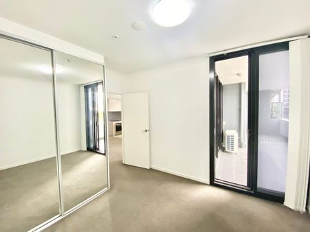 Modern 2 Bedroom Retreat in SkyHaus Towers with Pool & Resort Style Amenities - Photo 3