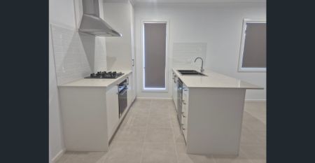 Triple Masters, Triple Ensuites: The Rarest 3-Bedroom Offering on the Market - Photo 4