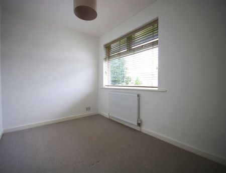 4 Bedroom Detached To Let - Photo 4