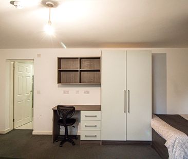 Apt 8, 30 Brudenell Road - Photo 2