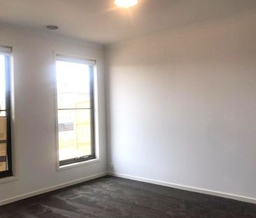 Family Home in Thornhill Park - Photo 3