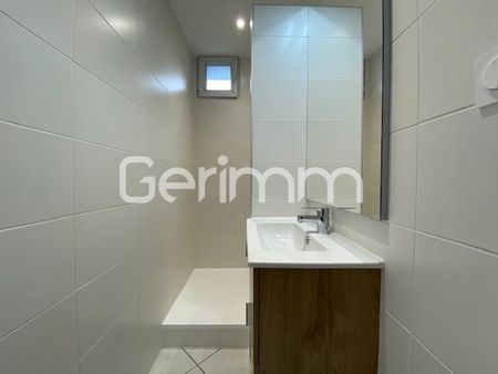 Location Appartement 3 pièces 52,82 m² - Photo 3