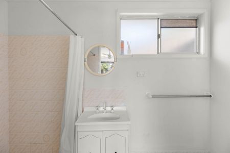 134 Jubilee Road, Elermore Vale NSW 2287 - House For Rent | Domain - Photo 3