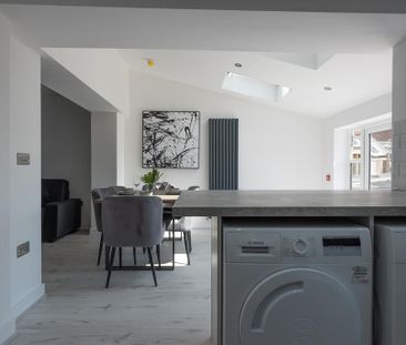 6 bedroom terraced house to rent - Photo 3