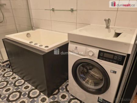 Nádherný stylový a plně vybavený byt 1+1 v centru Prahy - Fotografie 4