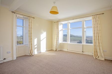 3 Bed Farmhouse - Photo 2