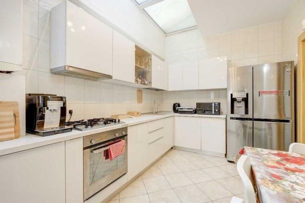 Apartament 4 camere | 200 mp | 2 locuri parcare in garaj | Calea Floreasca - Fotografie 1