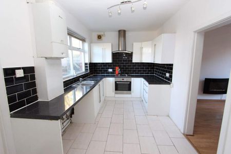 2 bedroom semi-detached house to rent - Photo 5