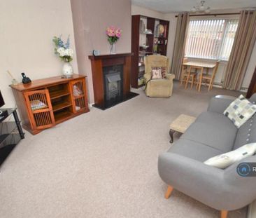 3 bedroom end of terrace house to rent - Photo 1