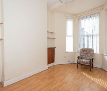 25 Agincourt Avenue, Belfast, BT7 1QA - Photo 2