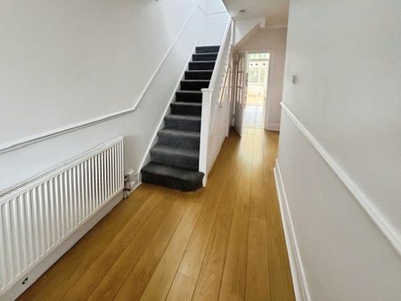 Lansdown Road, London, SE9 - Photo 2