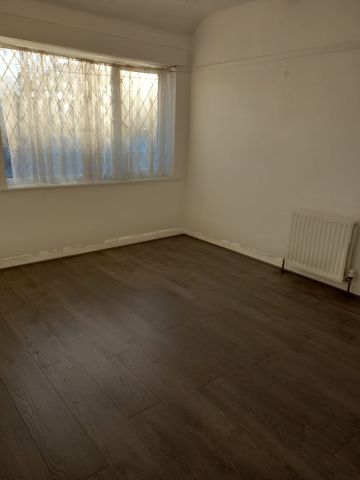 3 Bed Terraced House, Tideswell Road, B42 - Photo 5