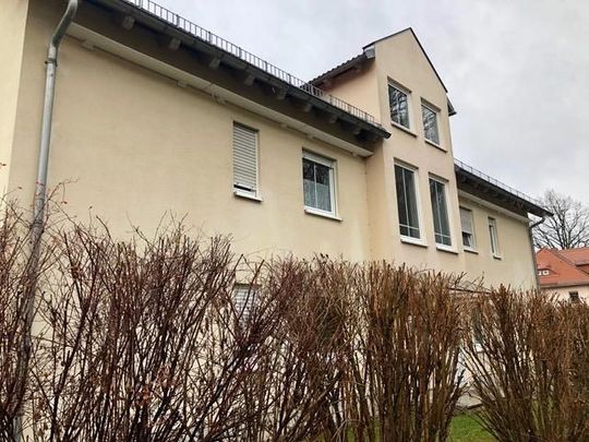Sonnige Wohnung mit 2 Balkonen, Wannen & Duschbad sucht Dich! - Photo 1