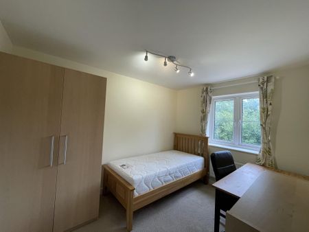 4 bedroom detached house to rent - Photo 4