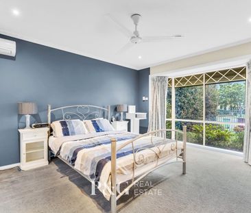 A Family-Friendly Gem With All the Space You’ve Been Dreaming Of! 🏡✨ - Photo 4