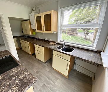 £1,250 PCM, Three Bedroom Semi-Detached House with Large Gardens in... - Photo 5