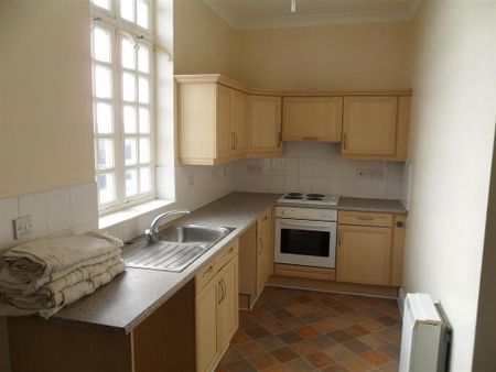 2 bedroom flat to rent - Photo 4