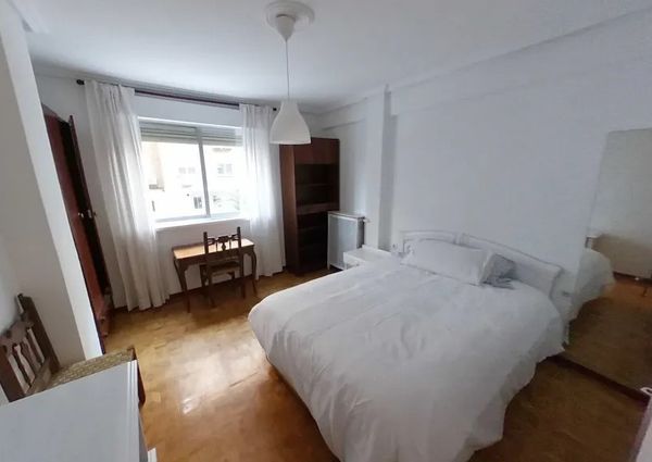 Calle San Delfín, Madrid, Community of Madrid 28019