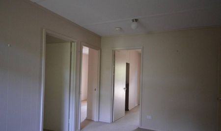 Spacious family home - Photo 2